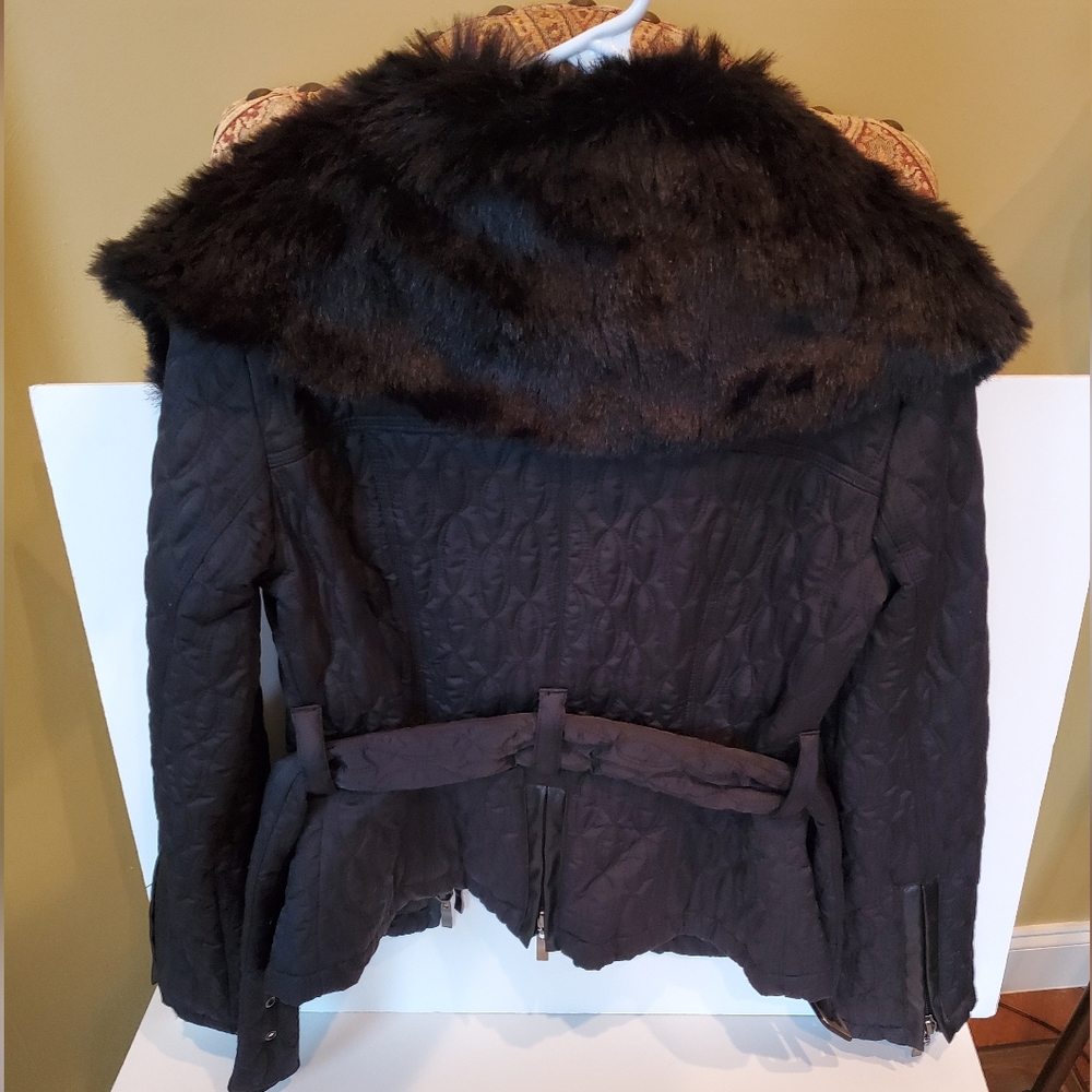 Women's Black Quilted Jacket with Faux Fur Collar - Picture 2 of 3